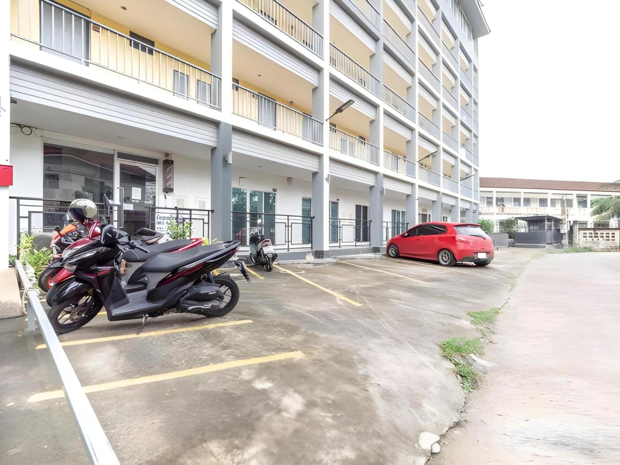 Capital O 75451 Podstel Hostel Bangkok Ngoại thất bức ảnh